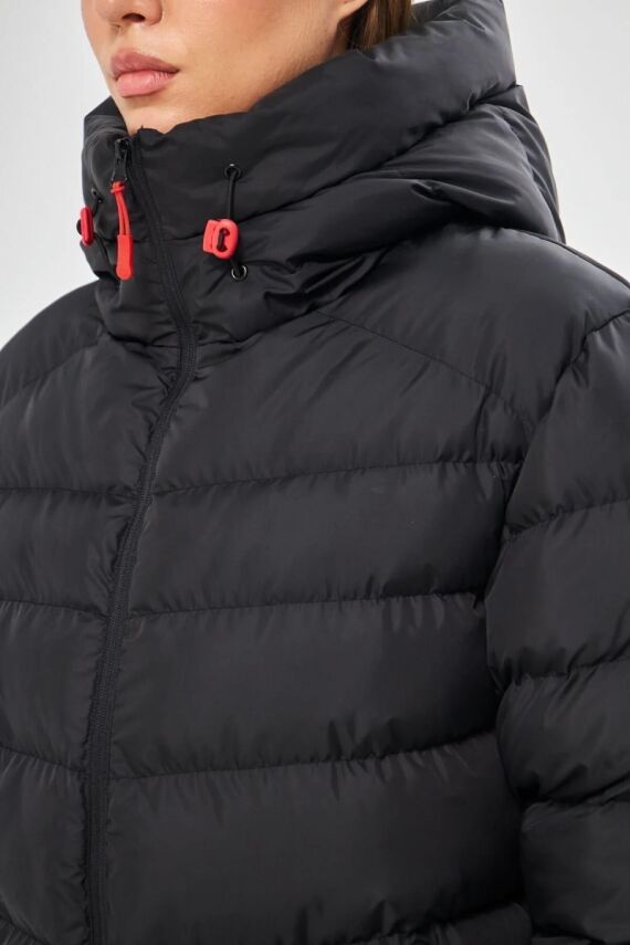 İçi Astarlı Su ve Rüzgar Geçirmez Cepli Kapüşonlu Kadın Mont - 23