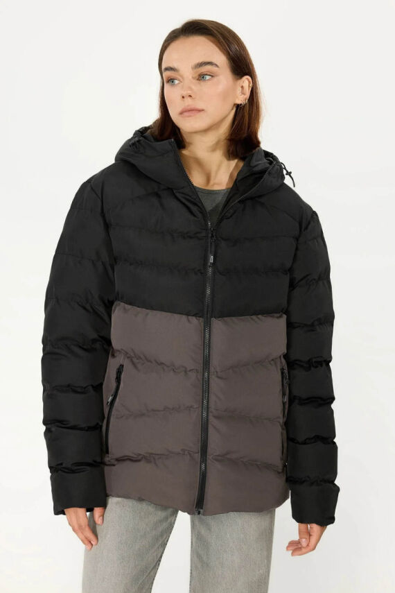 İçi Astarlı Su ve Rüzgar Geçirmez Cepli Kapüşonlu Kadın Mont - 2