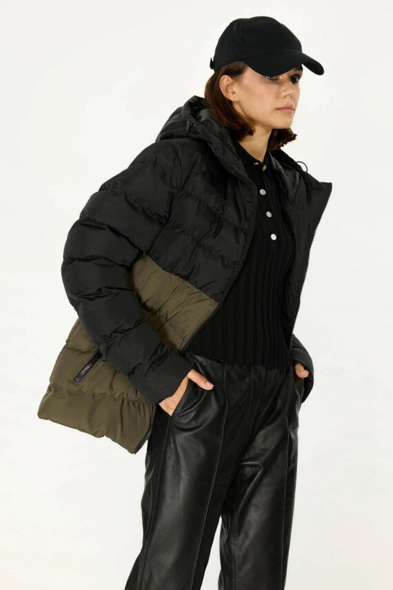 İçi Astarlı Su ve Rüzgar Geçirmez Cepli Kapüşonlu Kadın Mont - 8