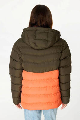 İçi Astarlı Su ve Rüzgar Geçirmez Cepli Kapüşonlu Kadın Mont - 17