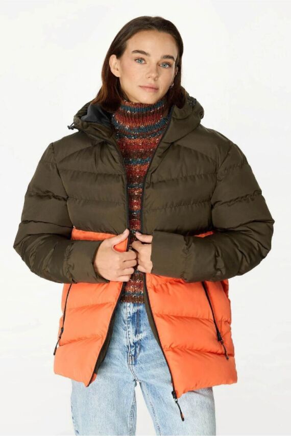 D1fference İçi Astarlı Cepli Kapüşonlu Jel Elyaflı Su ve Rügar Geçirmez Kadın Kışlık Mont - 8