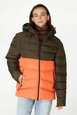 D1fference İçi Astarlı Cepli Kapüşonlu Jel Elyaflı Su ve Rügar Geçirmez Kadın Kışlık Mont - 7