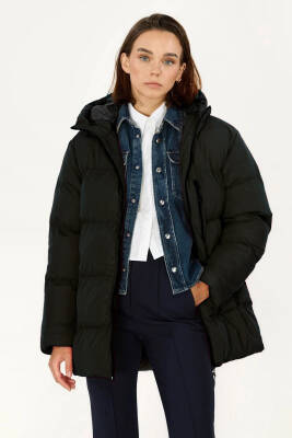 İçi Astarlı Su ve Rüzgar Geçirmez Cepli Kapüşonlu Kadın Mont - 22