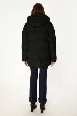 İçi Astarlı Su ve Rüzgar Geçirmez Cepli Kapüşonlu Kadın Mont - 24