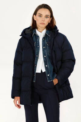 İçi Astarlı Su ve Rüzgar Geçirmez Cepli Kapüşonlu Kadın Mont - 25