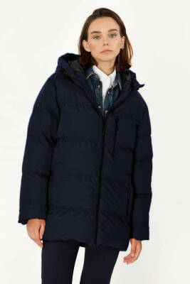 İçi Astarlı Su ve Rüzgar Geçirmez Cepli Kapüşonlu Kadın Mont - 27