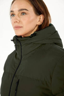 İçi Astarlı Su ve Rüzgar Geçirmez Cepli Kapüşonlu Kadın Mont - 10