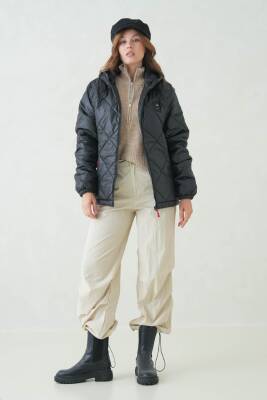 D1fference İçi Astarlı Cepli Kapüşonlu Jel Elyaflı Su ve Rügar Geçirmez Kadın Kışlık Mont - 22