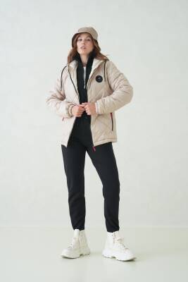 Su ve Rüzgar Geçirmez Jel Elyaflı Kapitone Cepli Spor Mont - 3