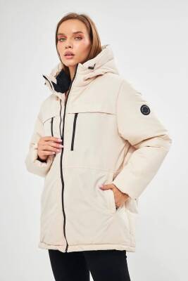 İçi Astarlı Su ve Rüzgar Geçirmez Cepli Kapüşonlu Kadın Mont - 2