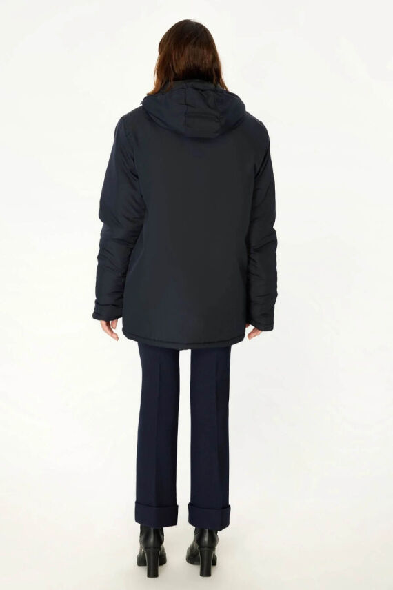 İçi Astarlı Su ve Rüzgar Geçirmez Cepli Kapüşonlu Kadın Mont - 12