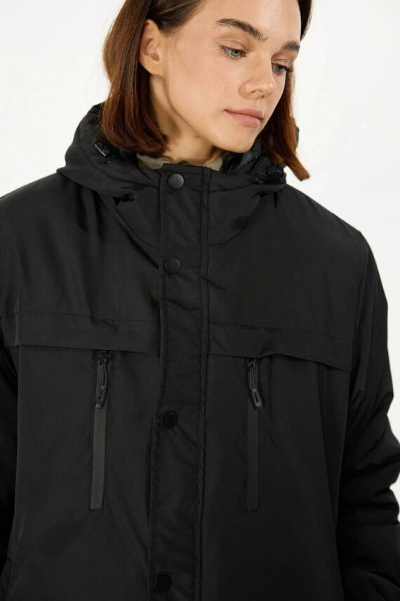 İçi Astarlı Su ve Rüzgar Geçirmez Cepli Kapüşonlu Kadın Mont - 16