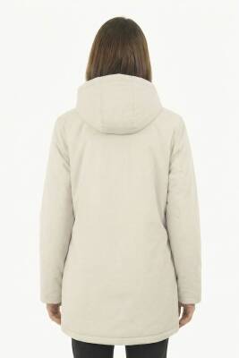 D1fference İçi Astarlı Cepli Kapüşonlu Jel Elyaflı Su ve Rügar Geçirmez Kadın Kışlık Mont - 29