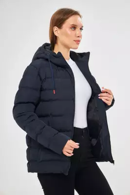 D1fference İçi Astarlı Cepli Kapüşonlu Jel Elyaflı Su ve Rügar Geçirmez Kadın Kışlık Mont - 3