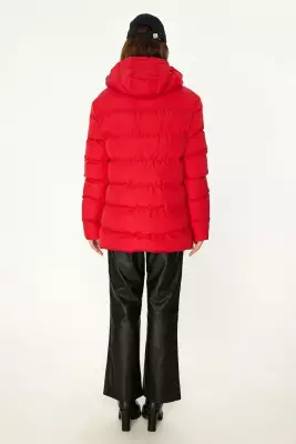 D1fference İçi Astarlı Cepli Kapüşonlu Jel Elyaflı Su ve Rügar Geçirmez Kadın Kışlık Mont - 17