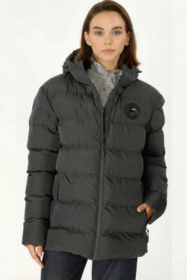 D1fference İçi Astarlı Cepli Kapüşonlu Jel Elyaflı Su ve Rügar Geçirmez Kadın Kışlık Mont - 26