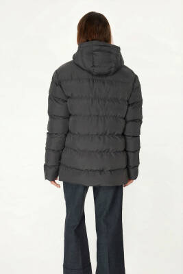 D1fference İçi Astarlı Cepli Kapüşonlu Jel Elyaflı Su ve Rügar Geçirmez Kadın Kışlık Mont - 29