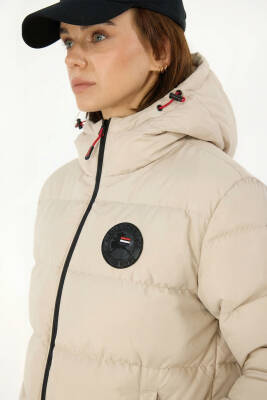 D1fference İçi Astarlı Cepli Kapüşonlu Jel Elyaflı Su ve Rügar Geçirmez Kadın Kışlık Mont - 33