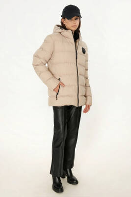 D1fference İçi Astarlı Cepli Kapüşonlu Jel Elyaflı Su ve Rügar Geçirmez Kadın Kışlık Mont - 34