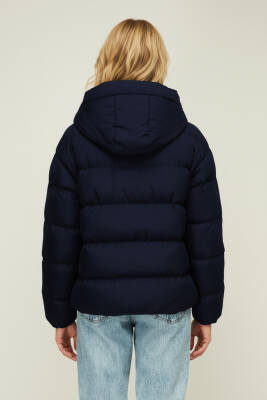 D1fference İçi Astarlı Cepli Kapüşonlu Jel Elyaf Su ve Rüzgar Geçirmez Şişme Kışlık Kadın Mont - 20