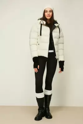 D1fference İçi Astarlı Cepli Kapüşonlu Jel Elyaf Su ve Rüzgar Geçirmez Şişme Kışlık Kadın Mont - 27