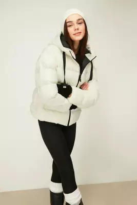 D1fference İçi Astarlı Cepli Kapüşonlu Jel Elyaf Su ve Rüzgar Geçirmez Şişme Kışlık Kadın Mont - 28