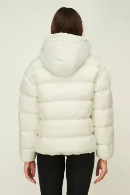 D1fference İçi Astarlı Cepli Kapüşonlu Jel Elyaf Su ve Rüzgar Geçirmez Şişme Kışlık Kadın Mont - 31