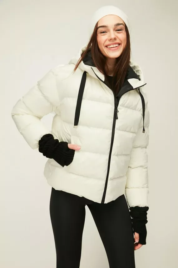 D1fference İçi Astarlı Cepli Kapüşonlu Jel Elyaf Su ve Rüzgar Geçirmez Şişme Kışlık Kadın Mont - 25