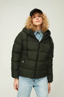 D1fference İçi Astarlı Cepli Kapüşonlu Jel Elyaflı Su ve Rügar Geçirmez Kadın Kışlık Mont - 24