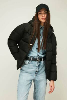 D1fference İçi Astarlı Cepli Kapüşonlu Jel Elyaflı Su ve Rügar Geçirmez Kadın Kışlık Mont - 37