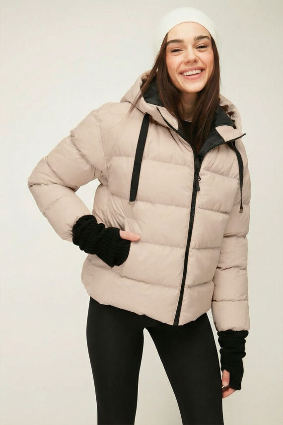 D1fference İçi Astarlı Cepli Kapüşonlu Jel Elyaflı Su ve Rügar Geçirmez Kadın Kışlık Mont - 44