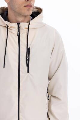 D1fference İçi Astarlı Cepli Kapüşonlu Jel Elyaflı Su ve Rügar Geçirmez Erkek Yağmurluk - 25