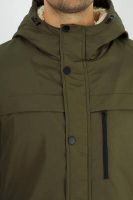 İçi Kürklü Su ve Rüzgar Geçirmez Cepli Kapüşonlu Erkek Mont - 16