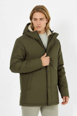 İçi Kürklü Su ve Rüzgar Geçirmez Cepli Kapüşonlu Erkek Mont - 15