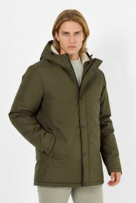 İçi Kürklü Su ve Rüzgar Geçirmez Cepli Kapüşonlu Erkek Mont - 17