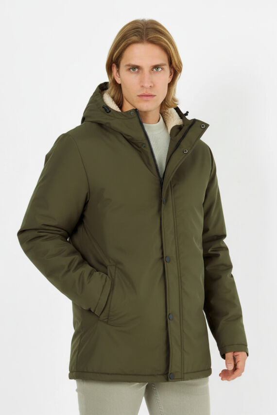 İçi Kürklü Su ve Rüzgar Geçirmez Cepli Kapüşonlu Erkek Mont - 17