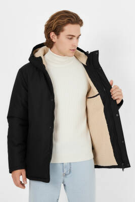 İçi Kürklü Su ve Rüzgar Geçirmez Cepli Kapüşonlu Erkek Mont - 22