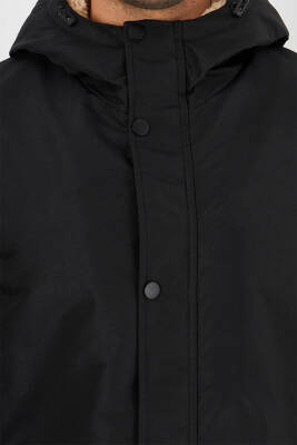 İçi Kürklü Su ve Rüzgar Geçirmez Cepli Kapüşonlu Erkek Mont - 26