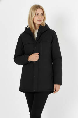 İçi Kürklü Su ve Rüzgar Geçirmez Cepli Kapüşonlu Kadın Mont - 5