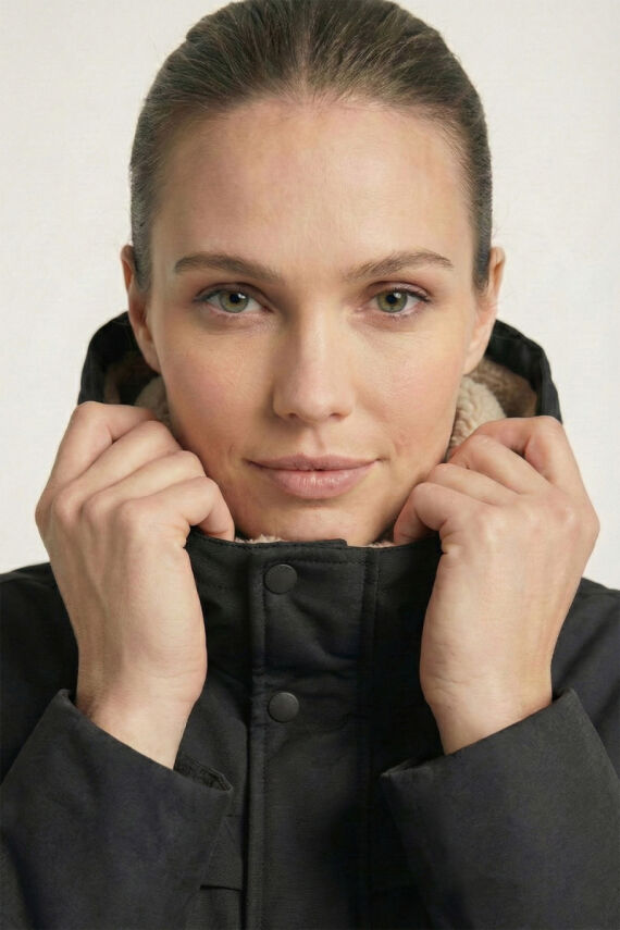 D1fference İçi Kürklü Cepli Kapüşonlu Jel Elyaflı Su ve Rügar Geçirmez Kadın Kışlık Mont - 11