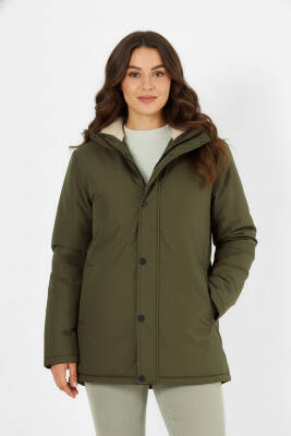 İçi Kürklü Su ve Rüzgar Geçirmez Cepli Kapüşonlu Kadın Mont - 9